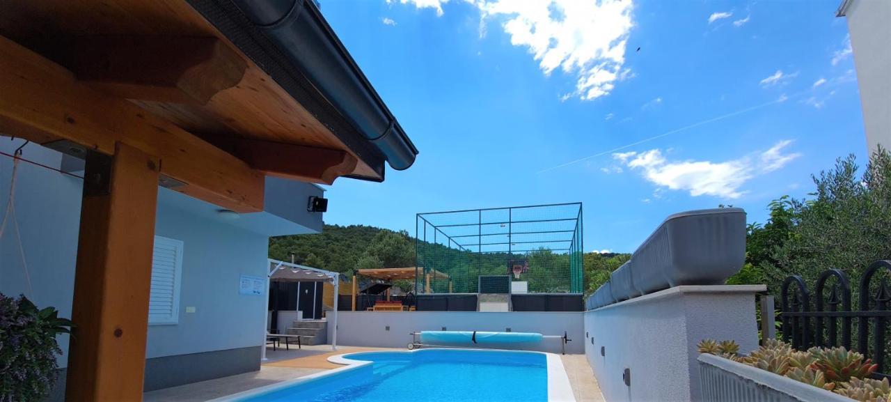 Villa Freya - Vacation House Slatine Bagian luar foto