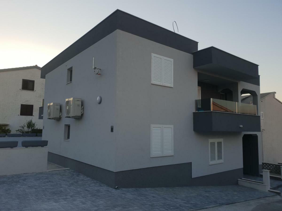 Villa Freya - Vacation House Slatine Bagian luar foto