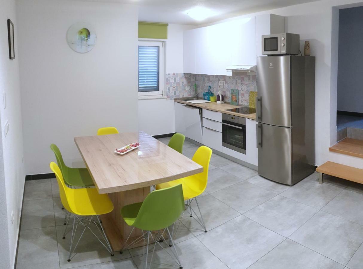 Villa Freya - Vacation House Slatine Bagian luar foto